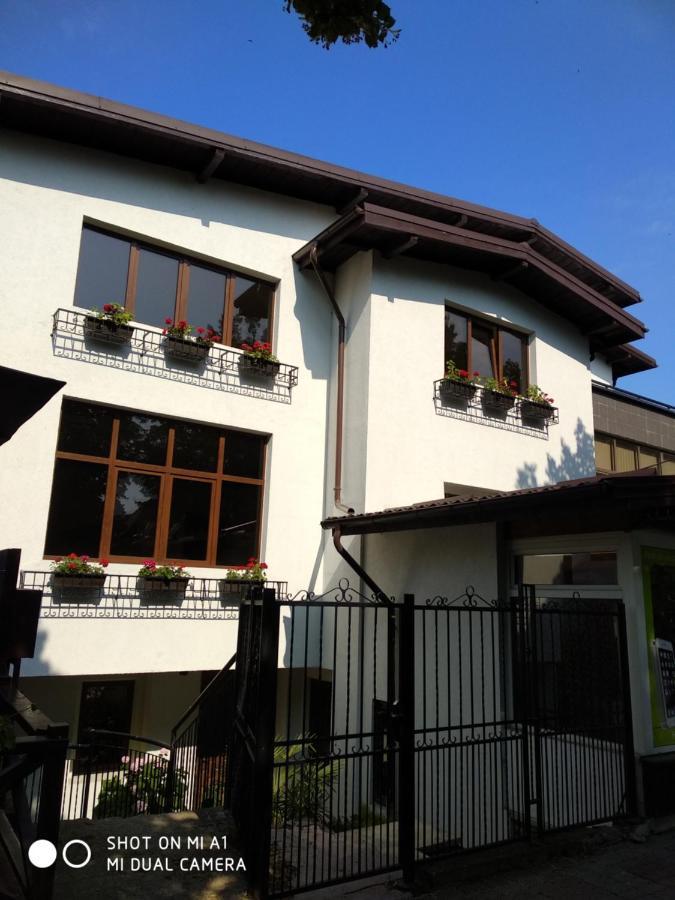 Casa Romaneasca Curtea de Argeş Esterno foto