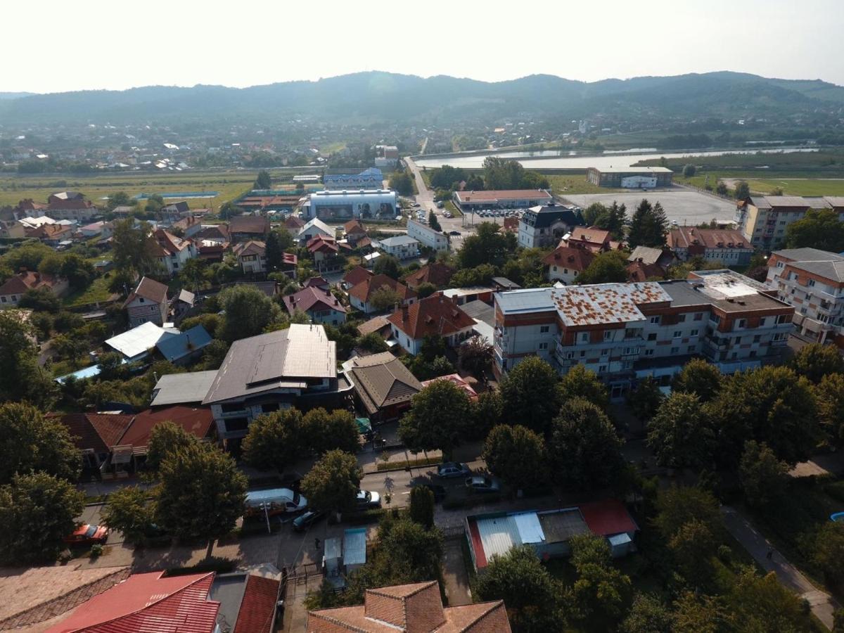 Casa Romaneasca Curtea de Argeş Esterno foto