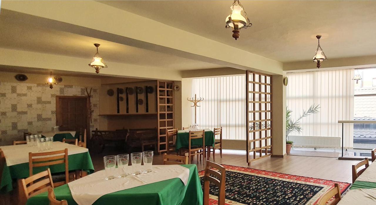 Casa Romaneasca Curtea de Argeş Esterno foto