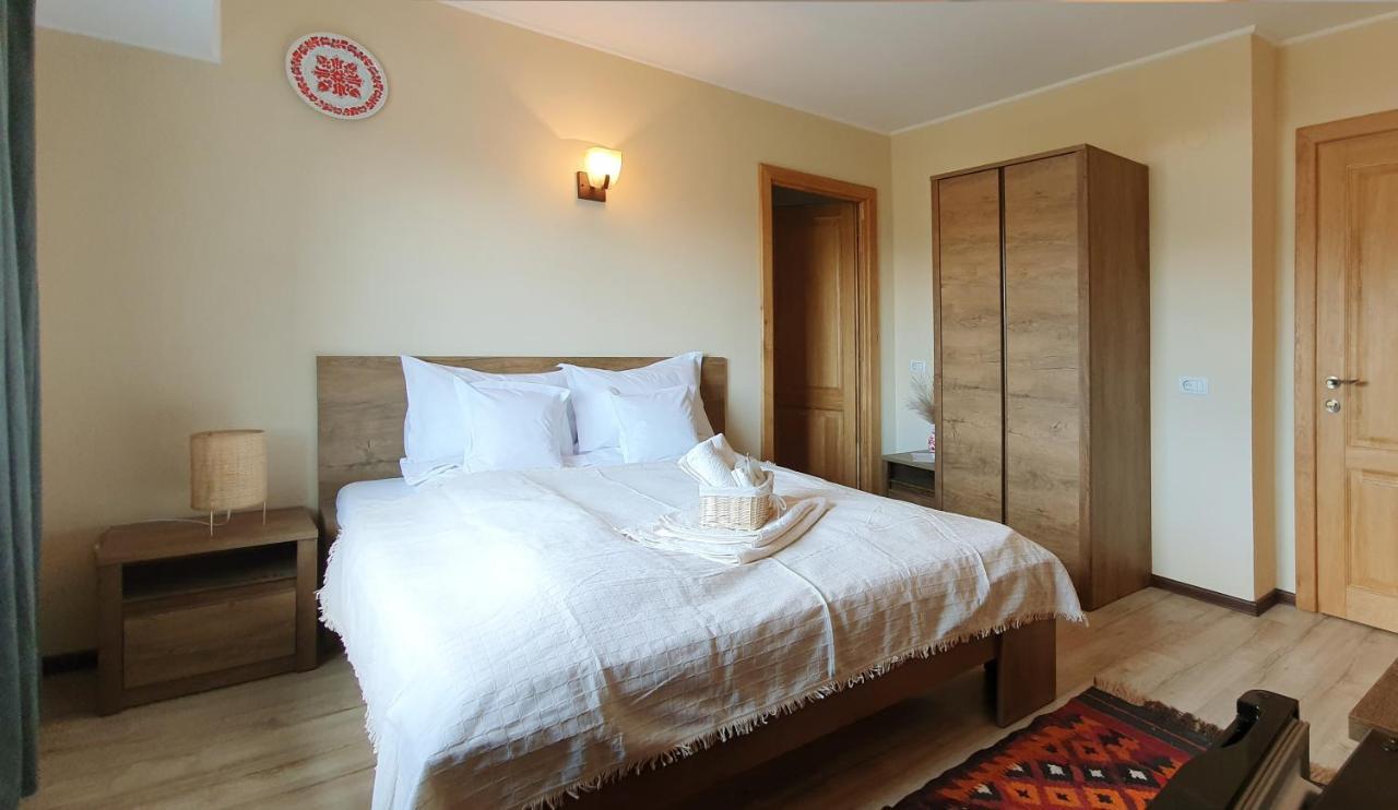 Casa Romaneasca Curtea de Argeş Esterno foto