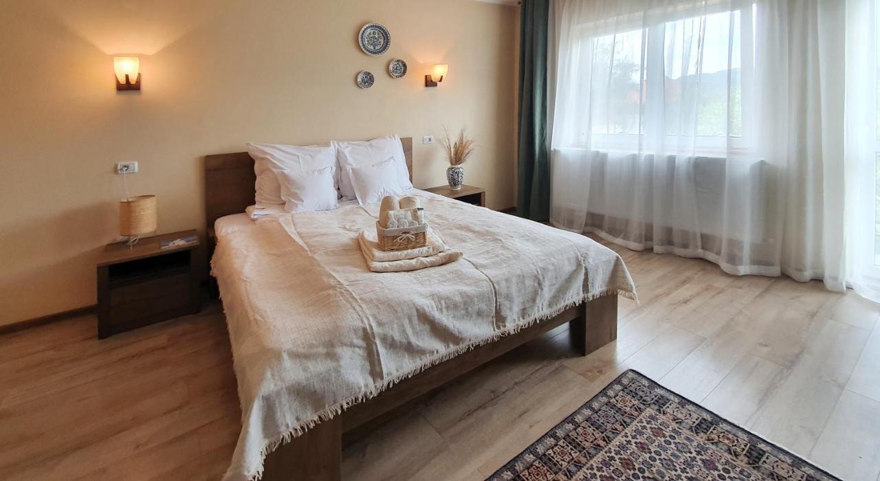 Casa Romaneasca Curtea de Argeş Esterno foto