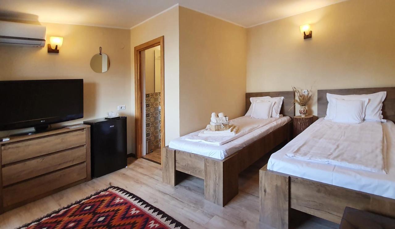 Casa Romaneasca Curtea de Argeş Esterno foto